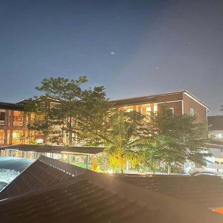 Ban Phan Sadet Nai Noree Jacuzzi House מראה חיצוני תמונה